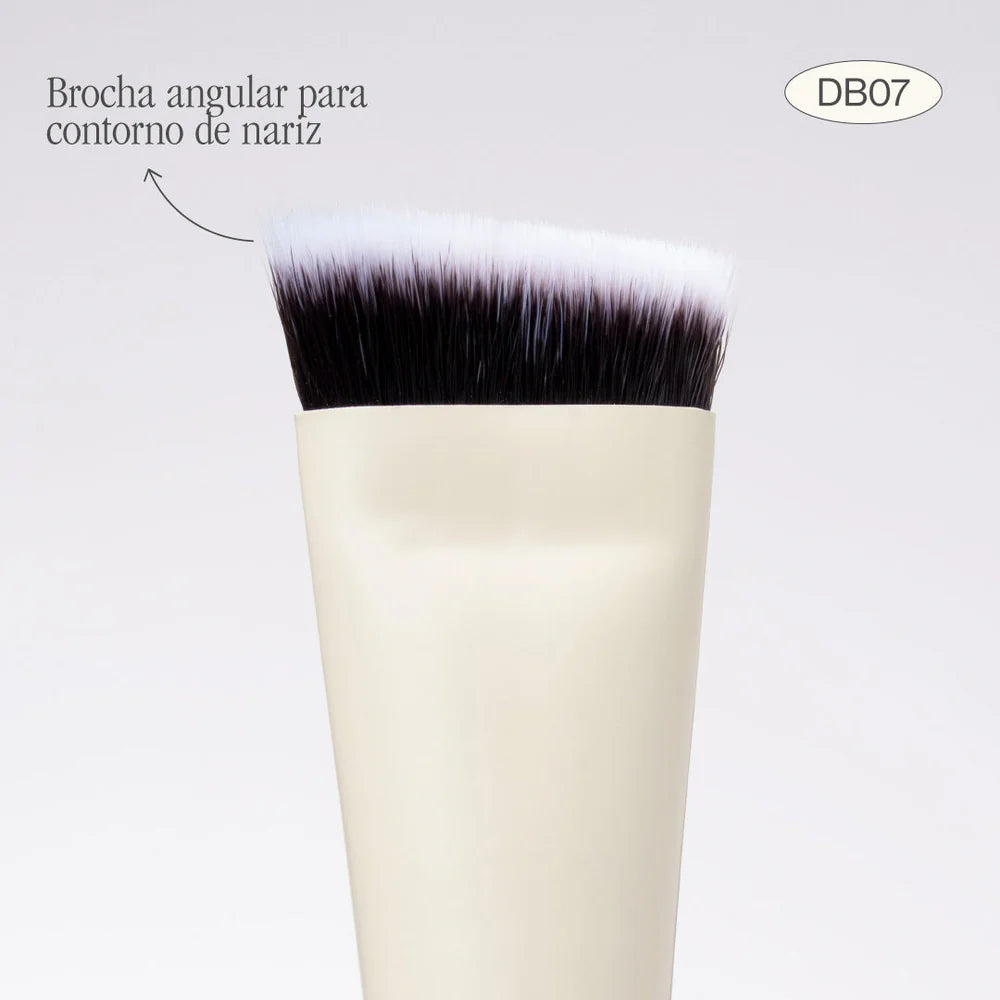 BROCHA DUO PARA CORRECTOR Y CONTORNO DB07